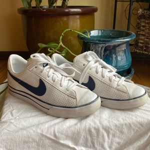 classic nike, white and navy blue
